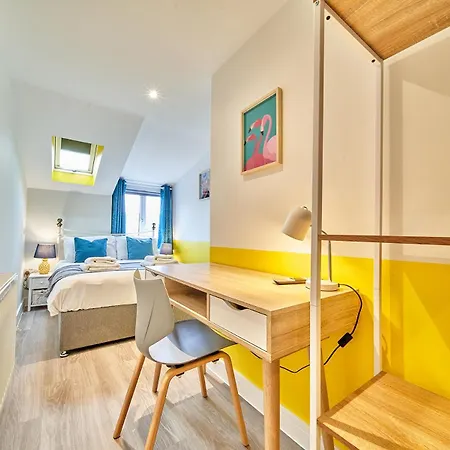 Belfry House * بريستول